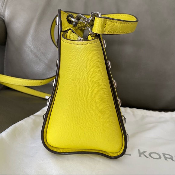 SALE MK Studded Selma Canary Yellow Leather Crossbody Bag - Picture 4 of 10